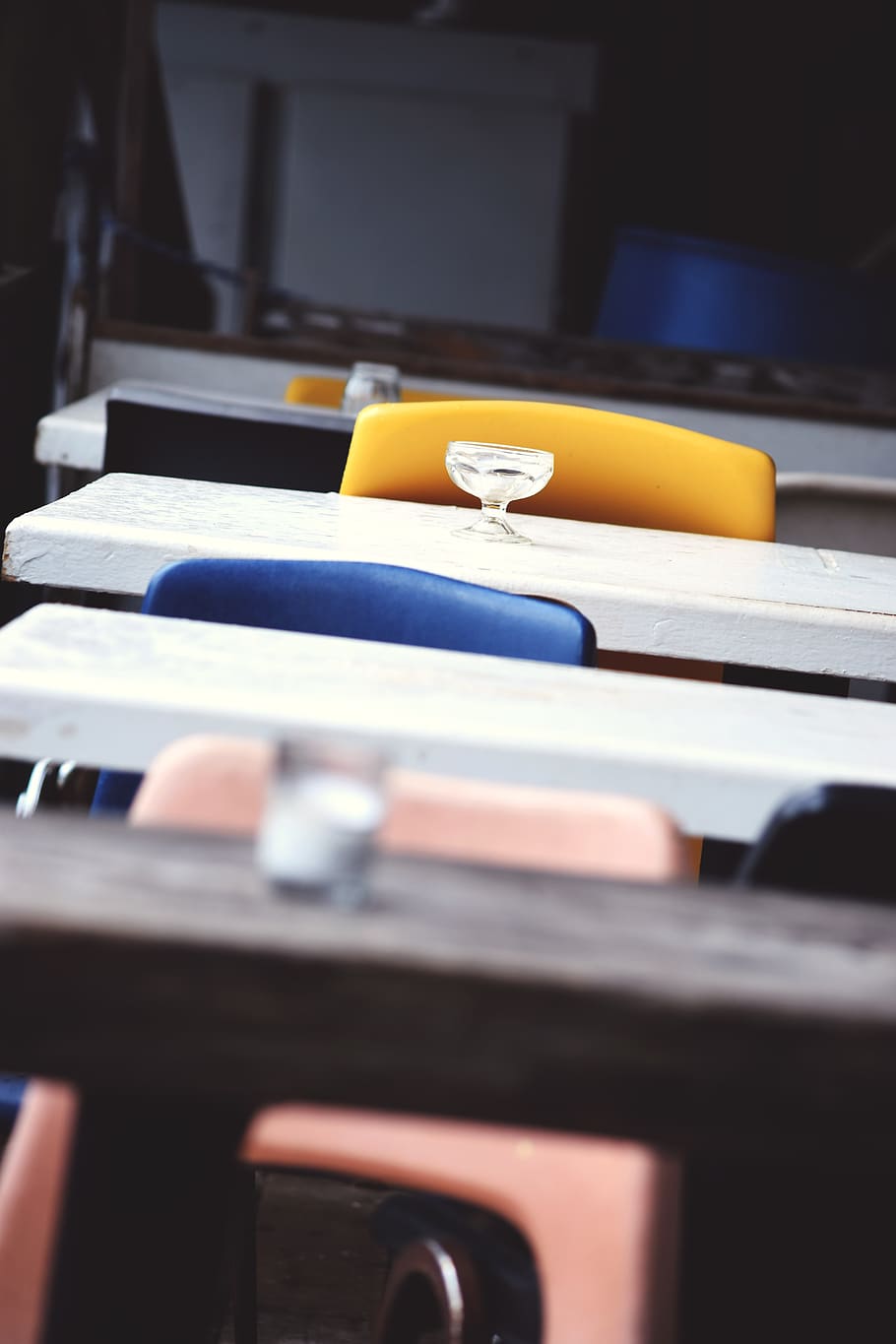 chairs, dining, glasses, tables, bar, selective focus, no people HD wallpaper