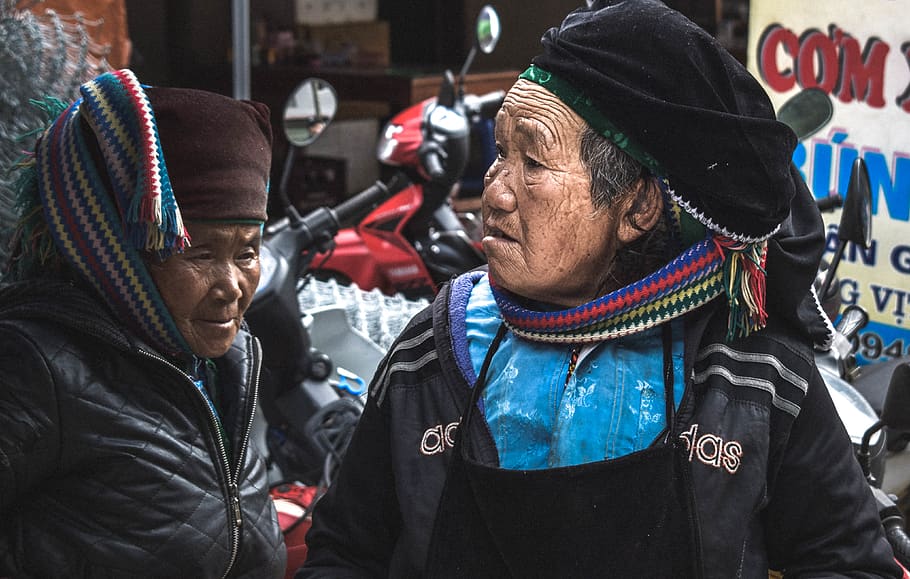 two woman standing, person, people, human, vietnam, crowd, thành phố hà giang HD wallpaper