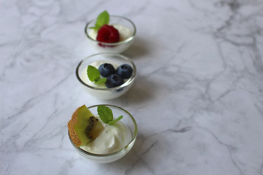 yogurt, berries, blueberry, raspberry, kiwi, blueberries, fruit HD wallpaper