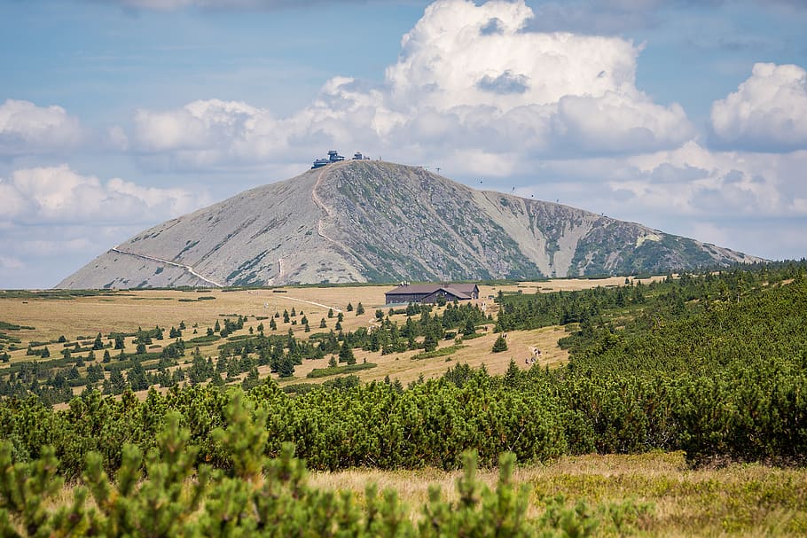 snow koppe, giant mountains, hotel luční bouda, landscape