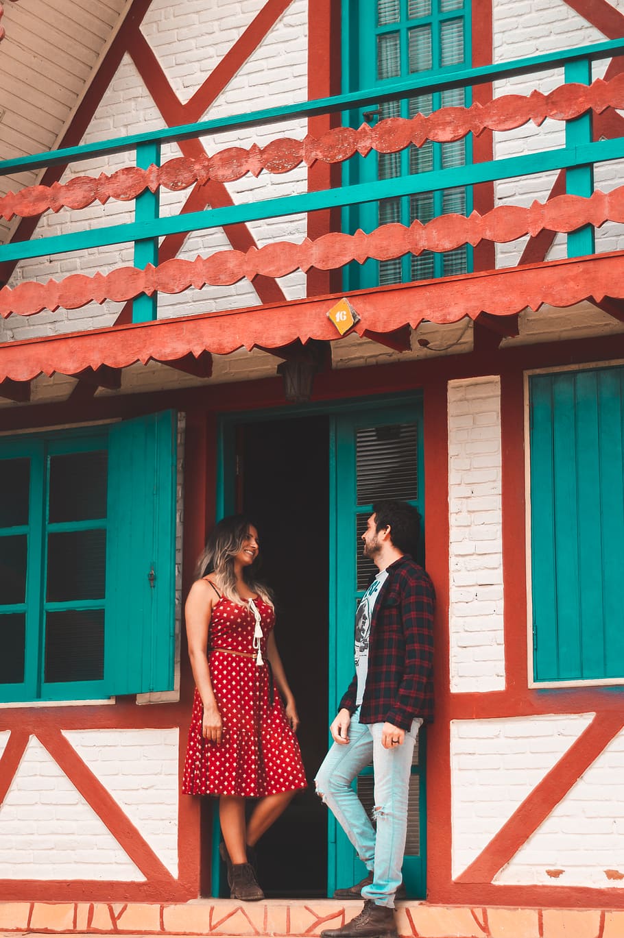Man And Woman Standing, architecture, building, chalet, couple HD wallpaper