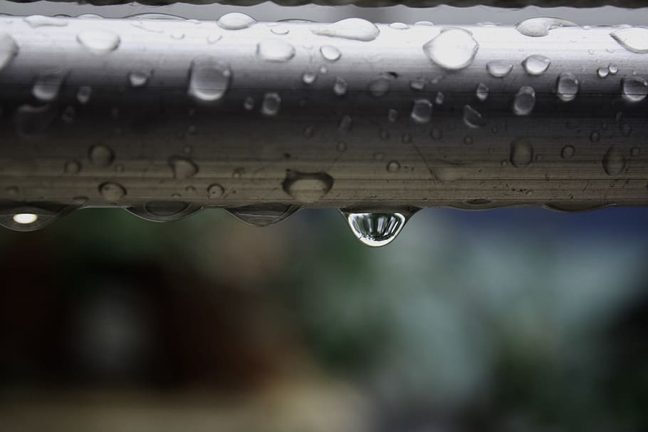 pole, water, drops, wet, raindrop, focus on foreground, nature HD wallpaper