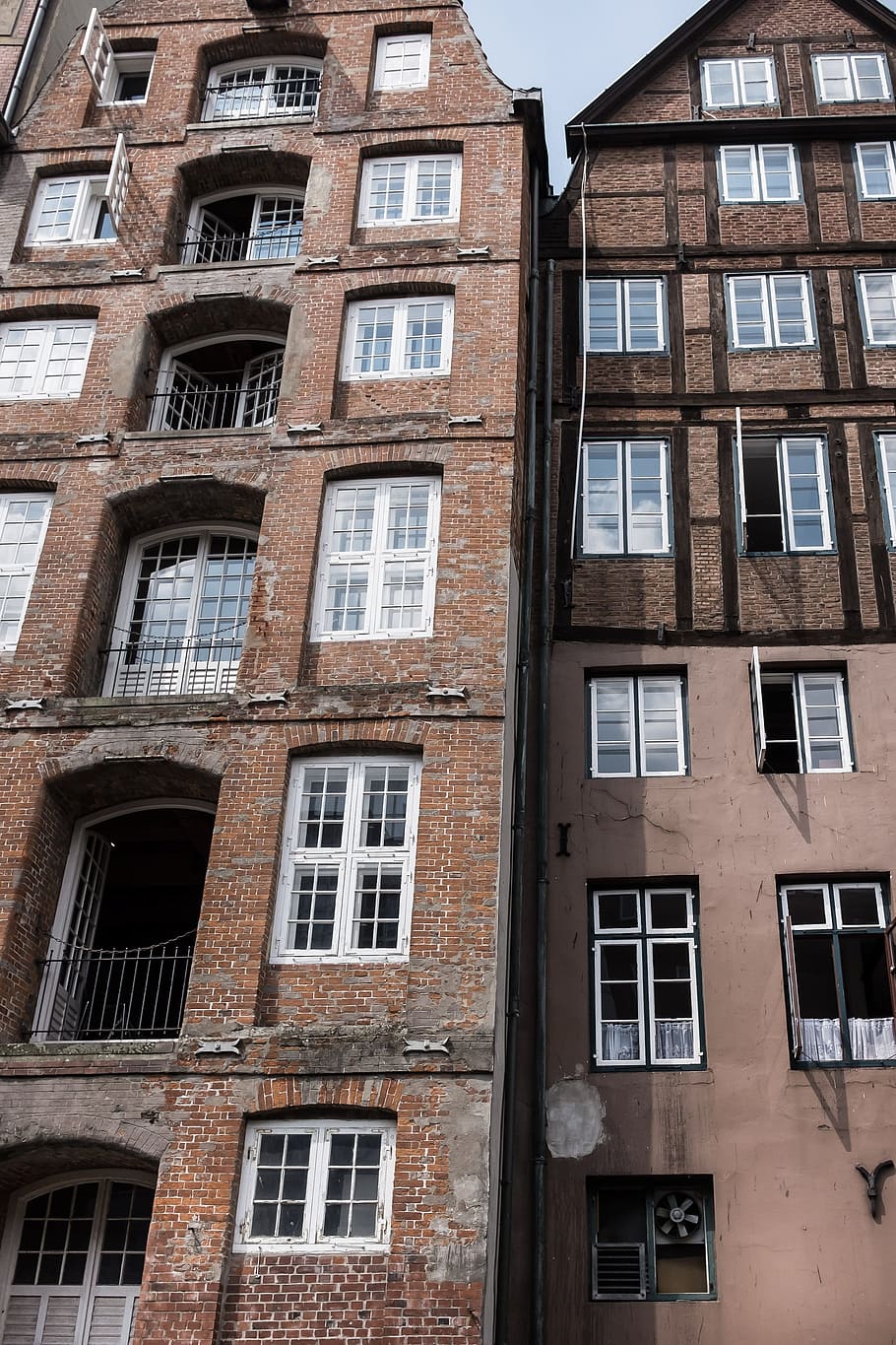 Houses on Deichstrasse Hamburg, ancient, architecture, blue, brick HD wallpaper