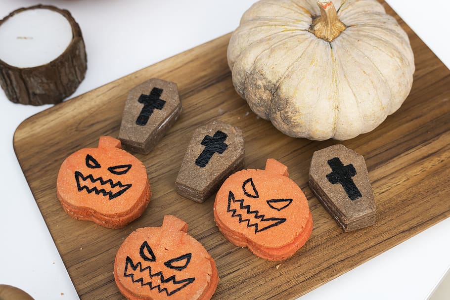 Pumpkin, Jack-o-lantern, and Coffin Cookies on Chopping Board, HD wallpaper