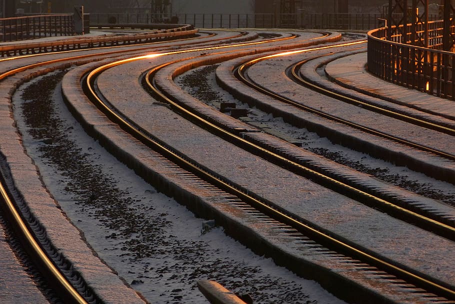 gleise, rails, sun, reflection, railway, route, transport, rail traffic HD wallpaper