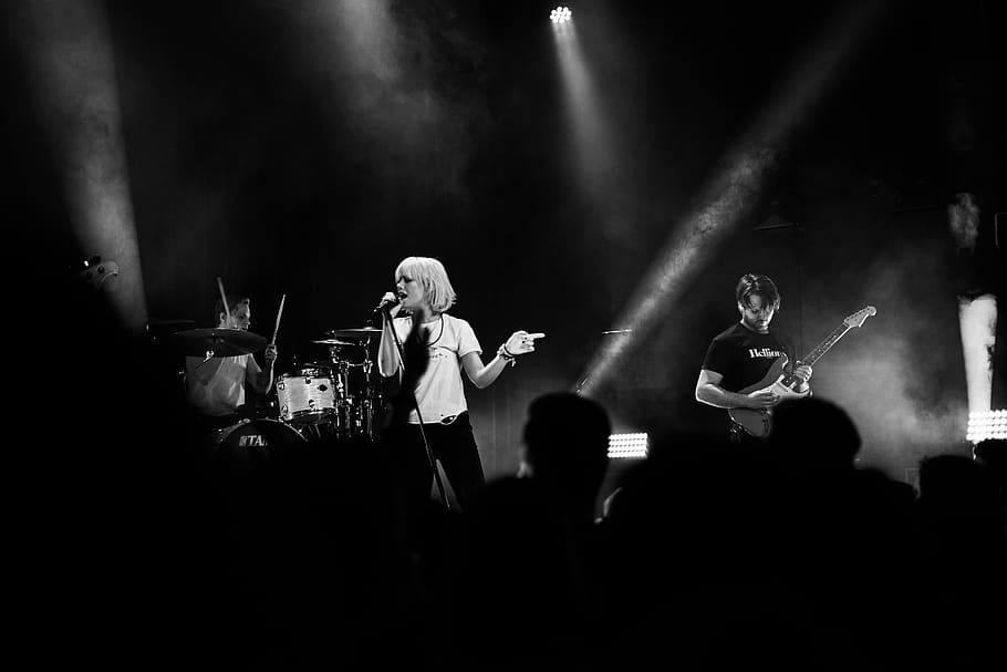 Paramore on stage, leisure activities, musical instrument, guitar, HD wallpaper
