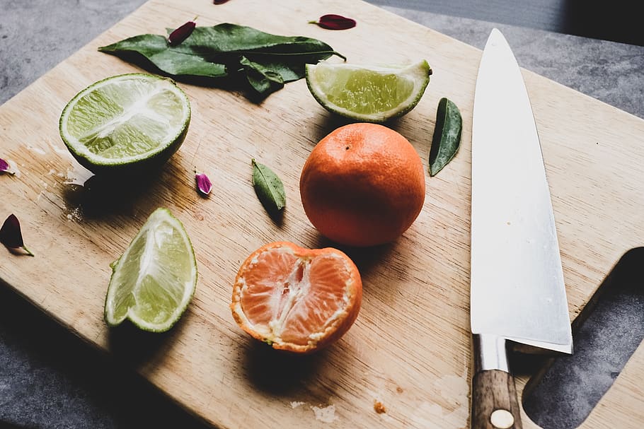 fruit, citrus, dark, vivid, chopping board, petals, oranges HD wallpaper