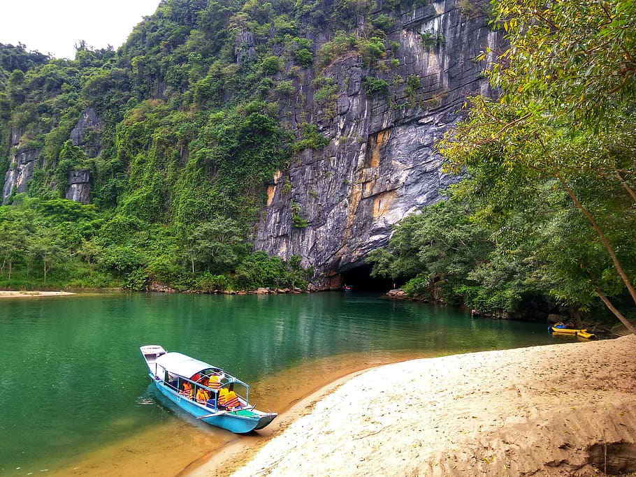 vietnam, phong nha cave, water, boat, beach, sand, green, colors