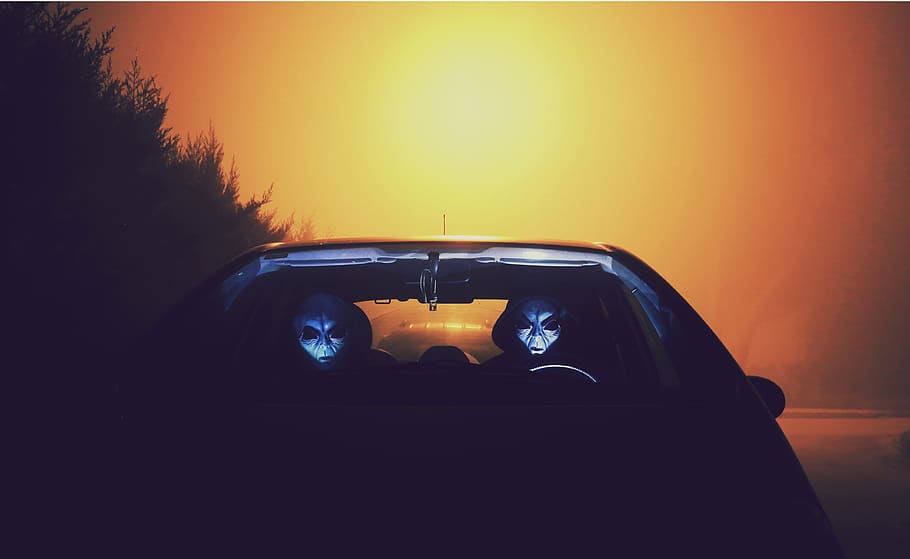 Two Alien Inside Car Wallpaper, aliens, automobile, blur, colors, HD wallpaper