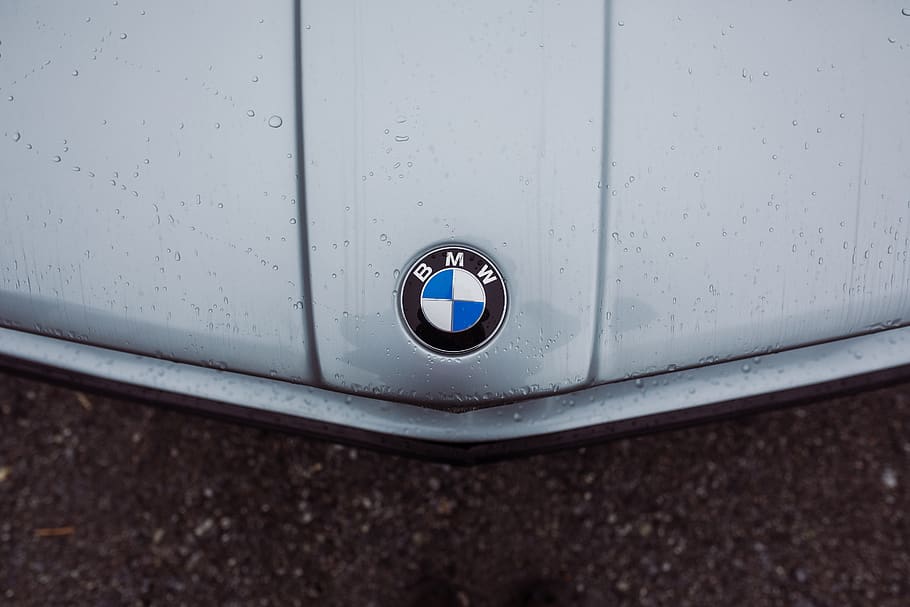 BMW emblem, close-up, no people, day, outdoors, metal, reflection HD wallpaper