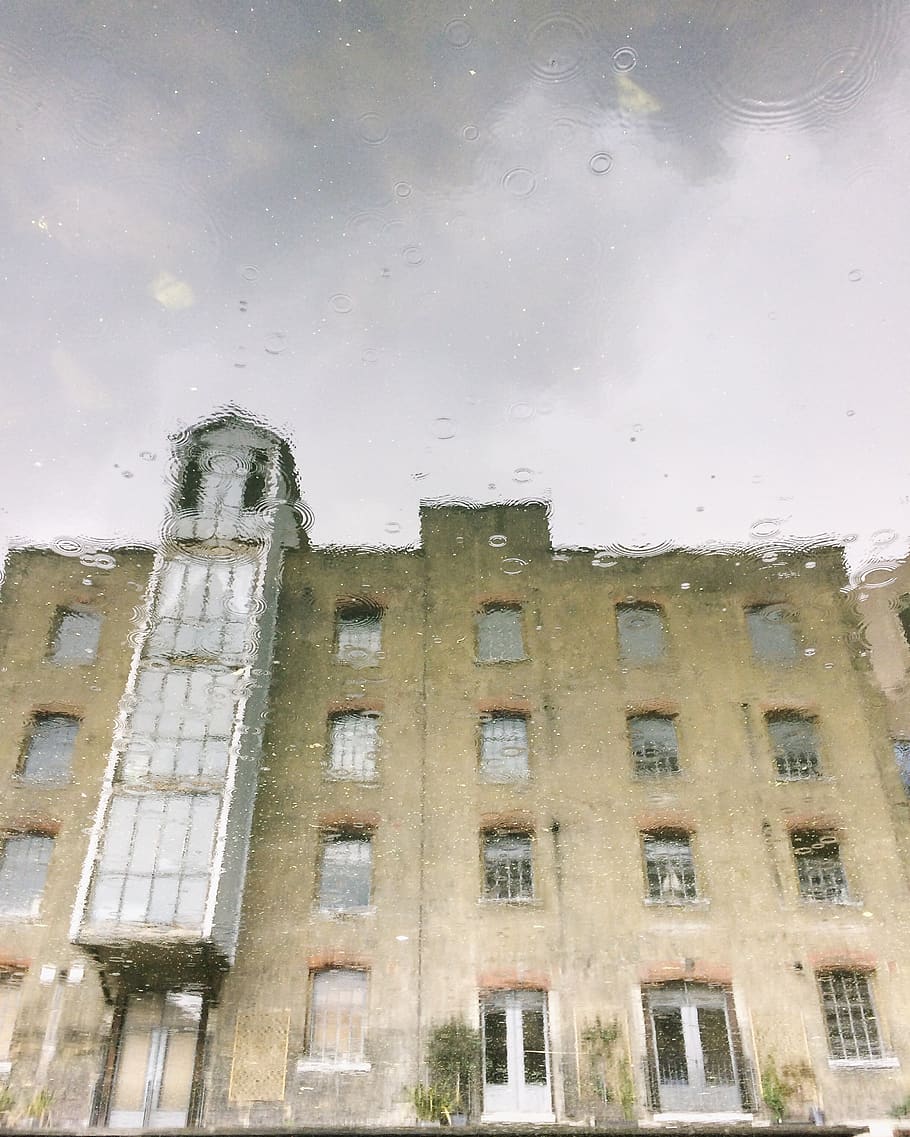 Brown and Gray Building Water Reflection, ancient, apartment HD wallpaper