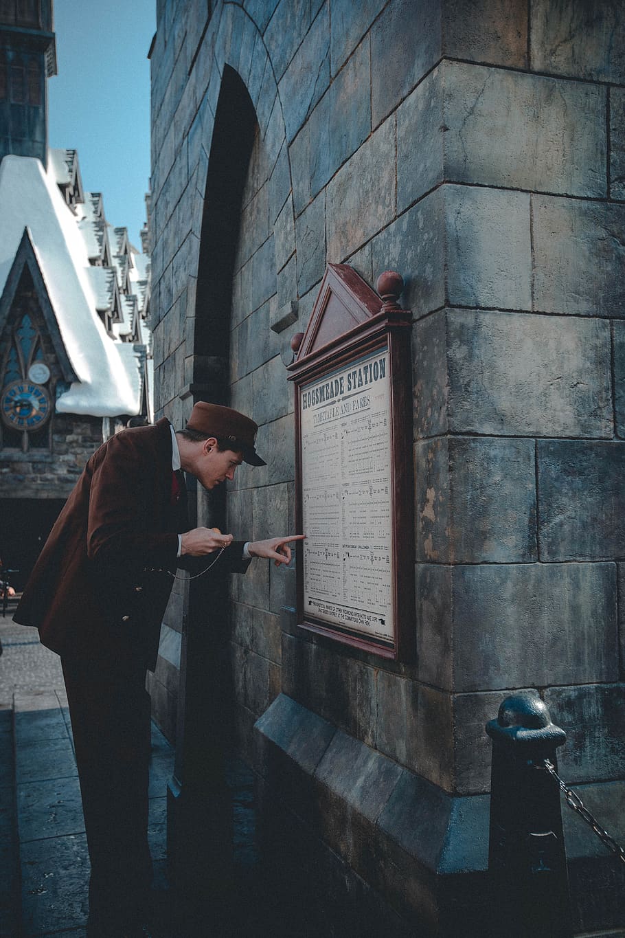 man looking at chart, apparel, clothing, universal studio, person HD wallpaper