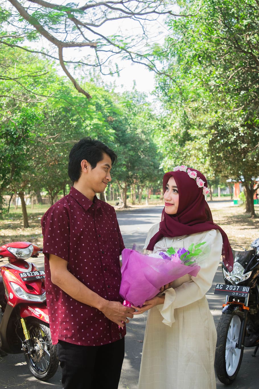 indonesia, kediri, romantic, two people, women, real people HD wallpaper