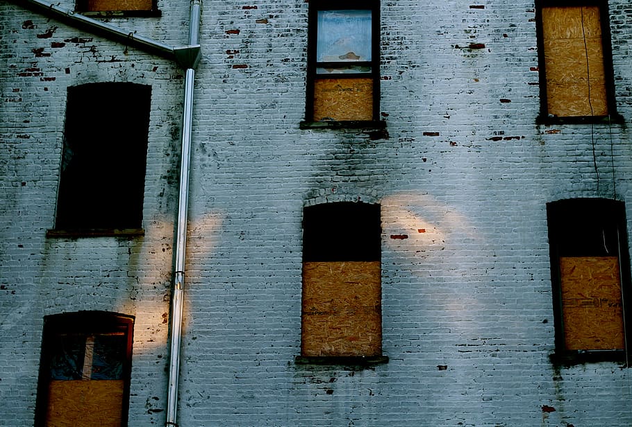 Grey Concrete Tenement, architecture, building, decaying, dirty HD wallpaper