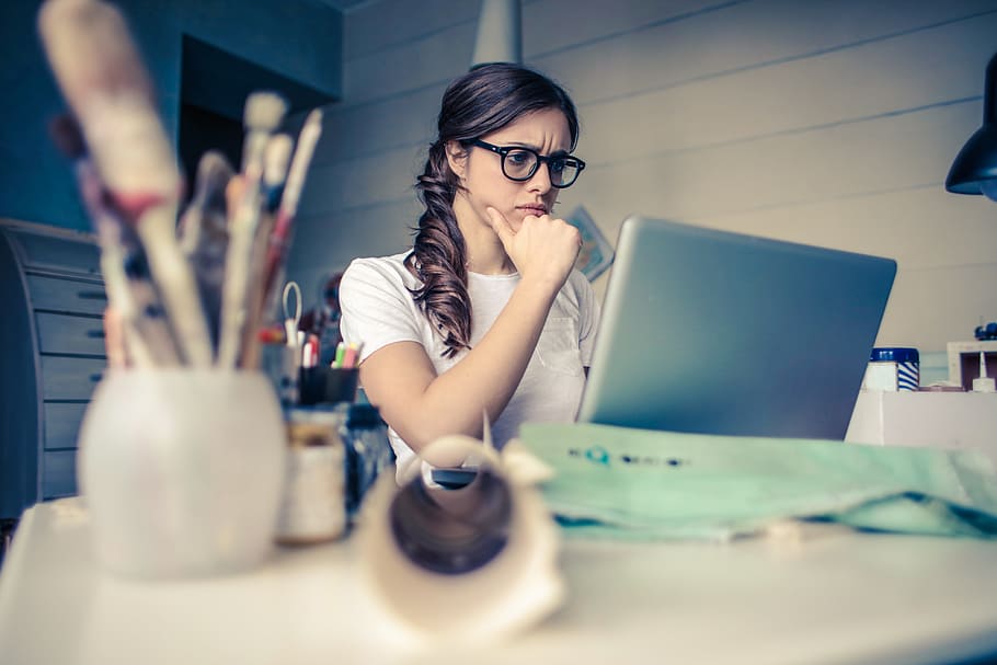 woman, thinking, computer, office, desk, business, paint, brush HD wallpaper