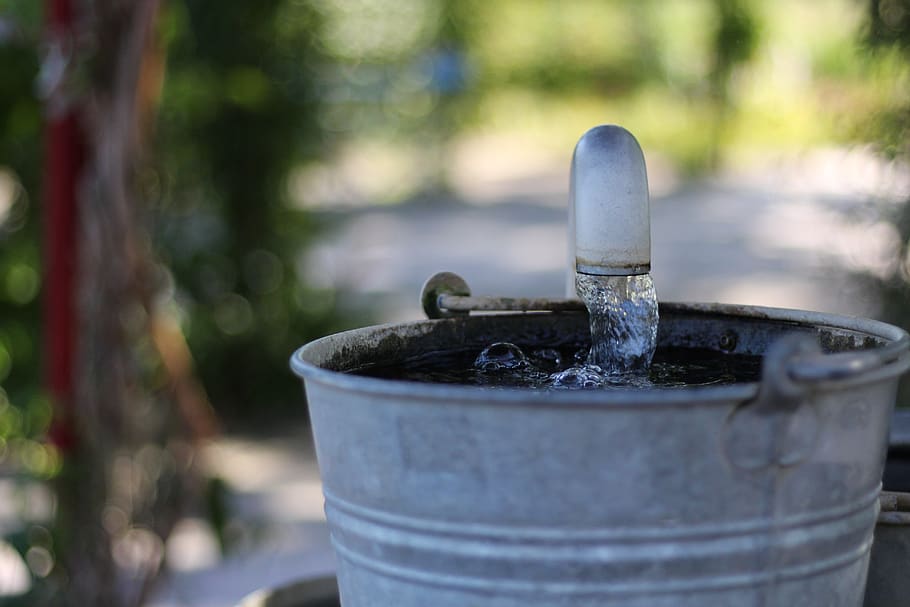 bucket, water, drop, flow, faucet, metal, focus on foreground HD wallpaper
