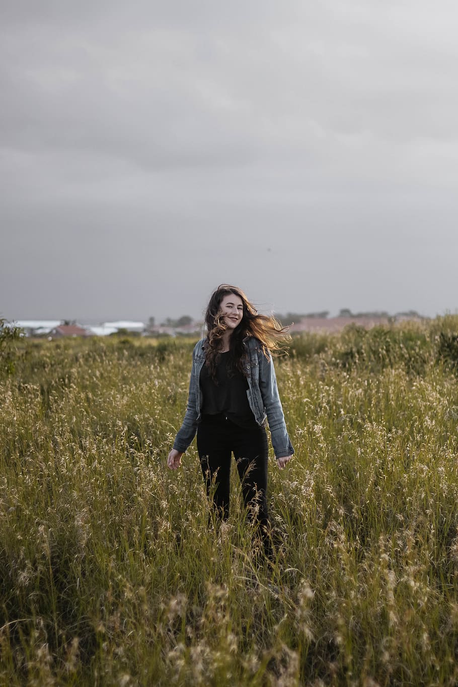 land, young adult, field, front view, one person, grass, sky HD wallpaper