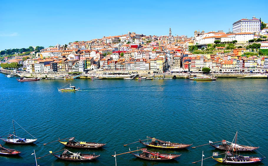 Typical Rabelo Boats Carrying Port Wine Barrels - Porto - Portugal, HD wallpaper