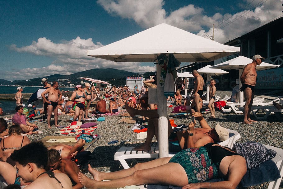 People on Beach, beach chairs, crowd, daylight, group, group together HD wallpaper