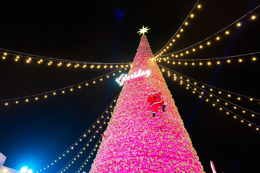 taiwan, taoyuan, gloria outlets, christmas tree, illuminated