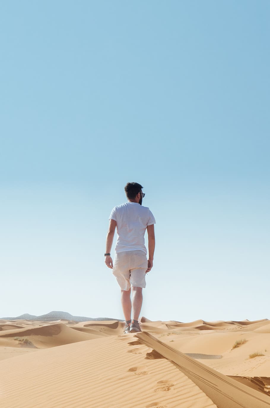 man standing on sand field, full length, one person, rear view HD wallpaper