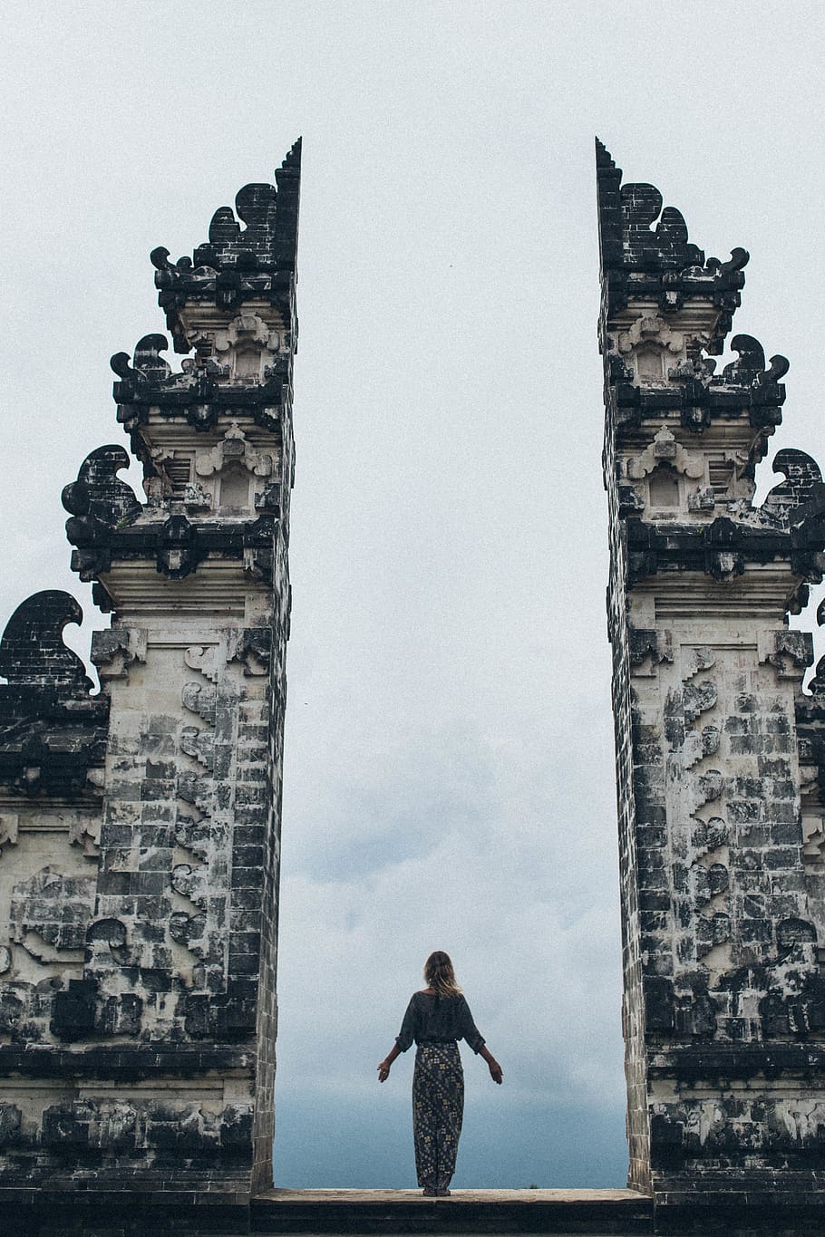 Woman Standing in Between Split Gateway, architecture, art, Candi bentar HD wallpaper