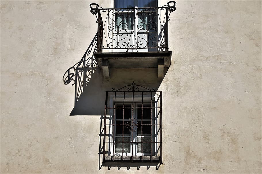 old windows, balcony, facade, building, façades, wall, townhouses HD wallpaper