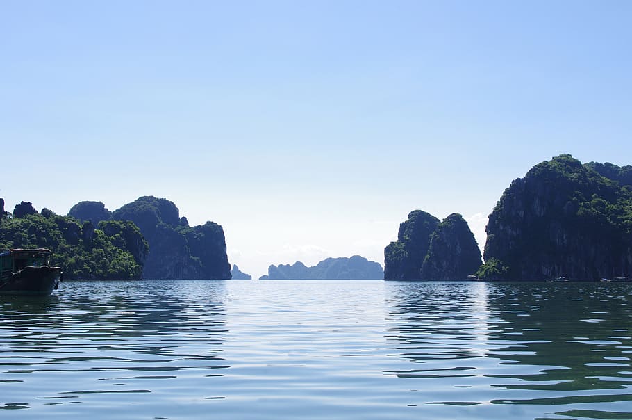 halong bay, lake, blue sky, reflection, water, mountains, vietnam HD wallpaper