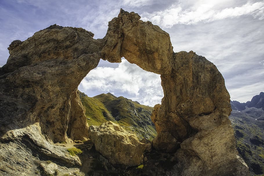 brown rock formation, nature, outdoors, cave, cliff, ocean, water HD wallpaper