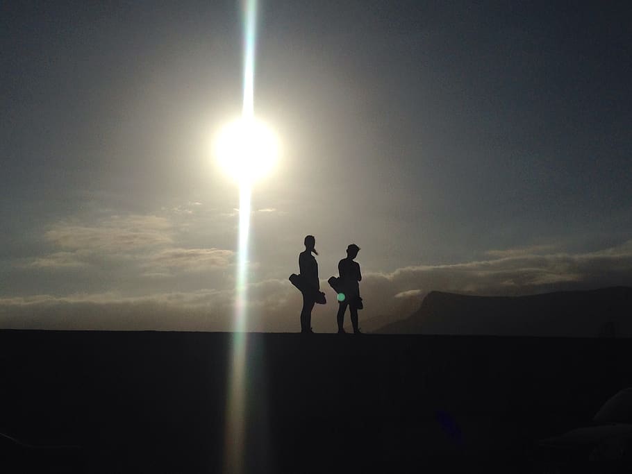 sky, two people, sun, nature, silhouette, full length, sunlight HD wallpaper