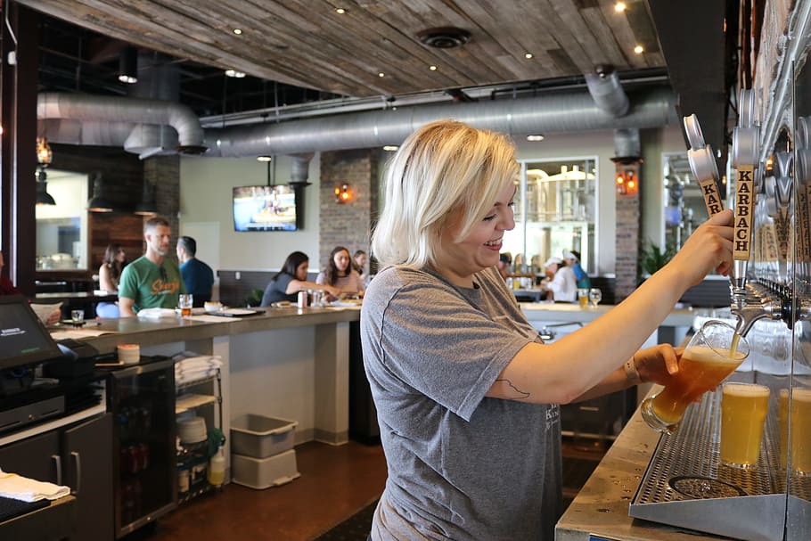 Woman Holding Clear Glass Cup, alcoholic beverage, bar, bartender HD wallpaper