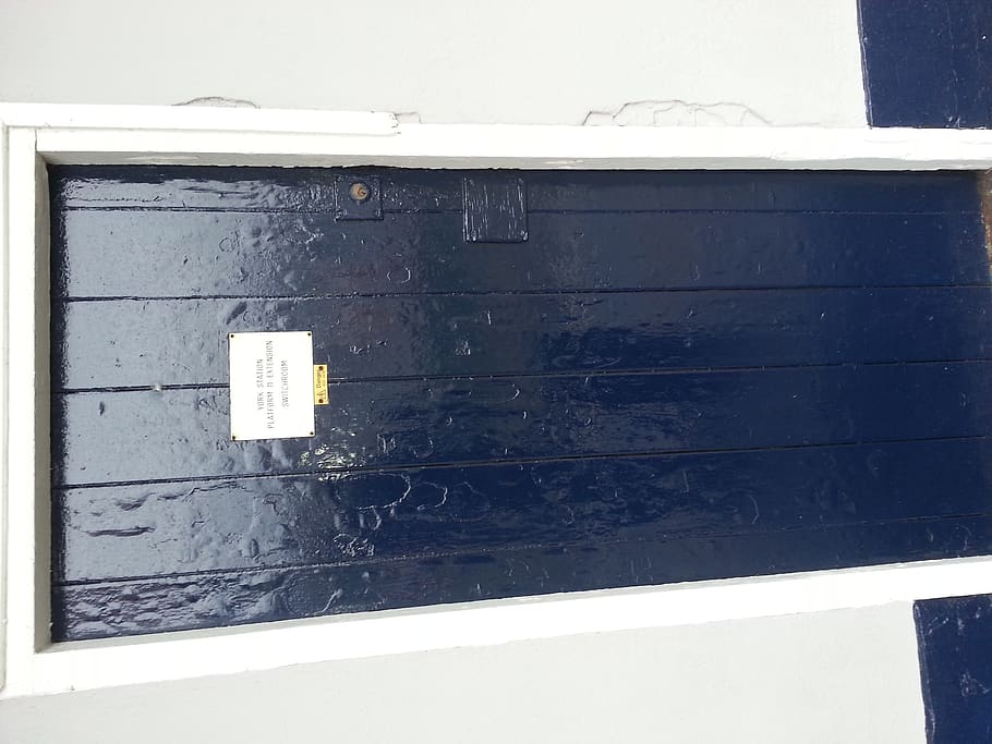 door, railway station, no people, window, day, built structure HD wallpaper