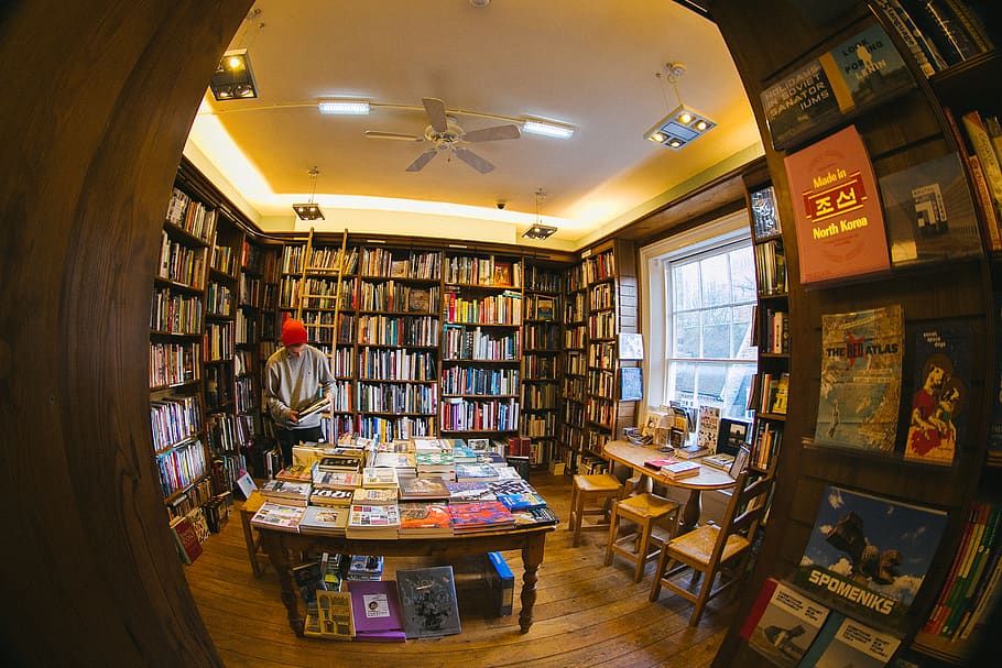 peephole view of man inside library, shelf, indoors, bookshelf HD wallpaper