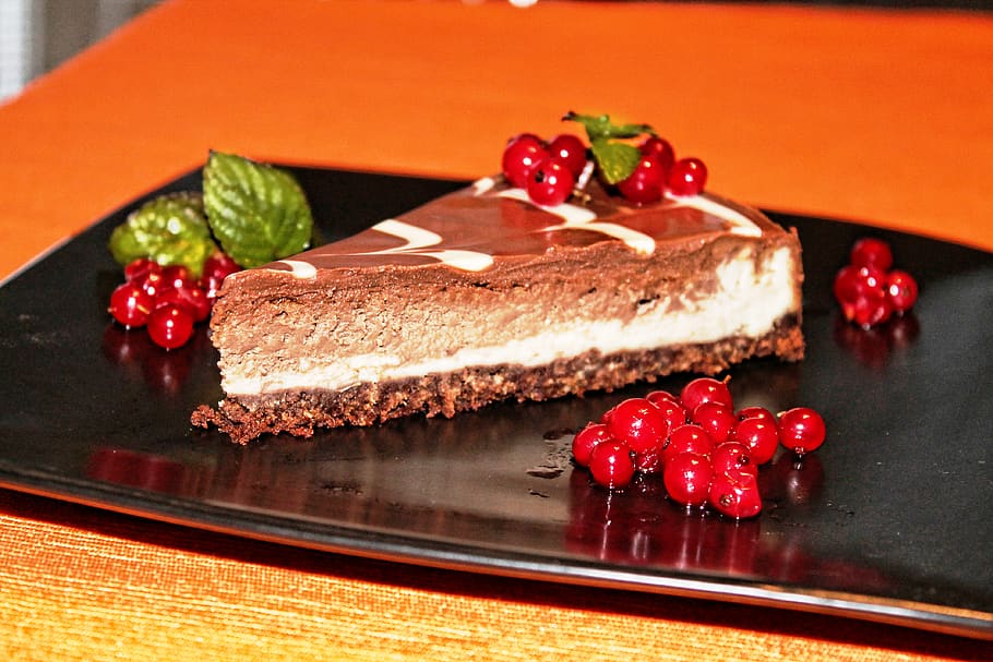 Rasp Berry Cake on Black Plate, cheesecake, choco, chocolate HD wallpaper