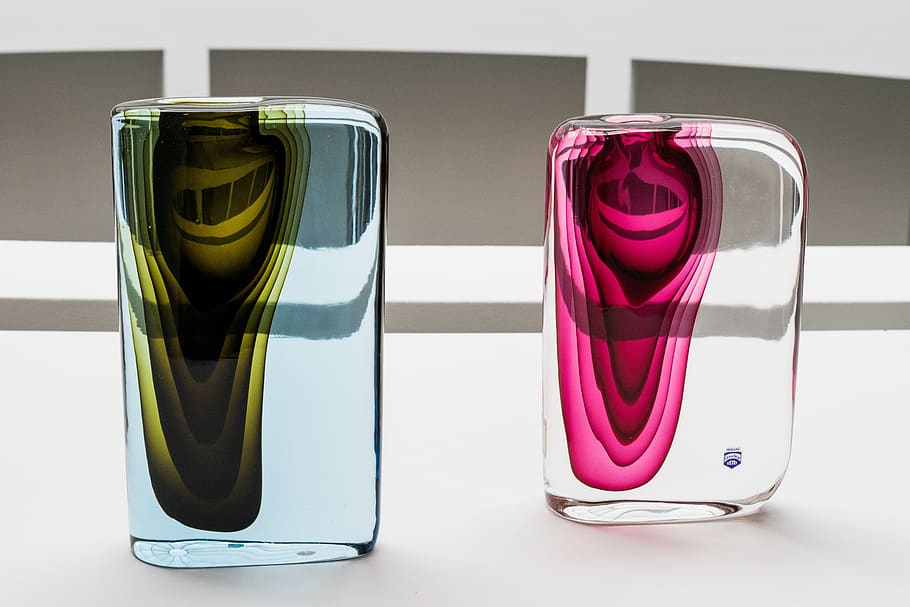 Two Clear Glass Table Decors, blur, clean, close-up, container HD wallpaper