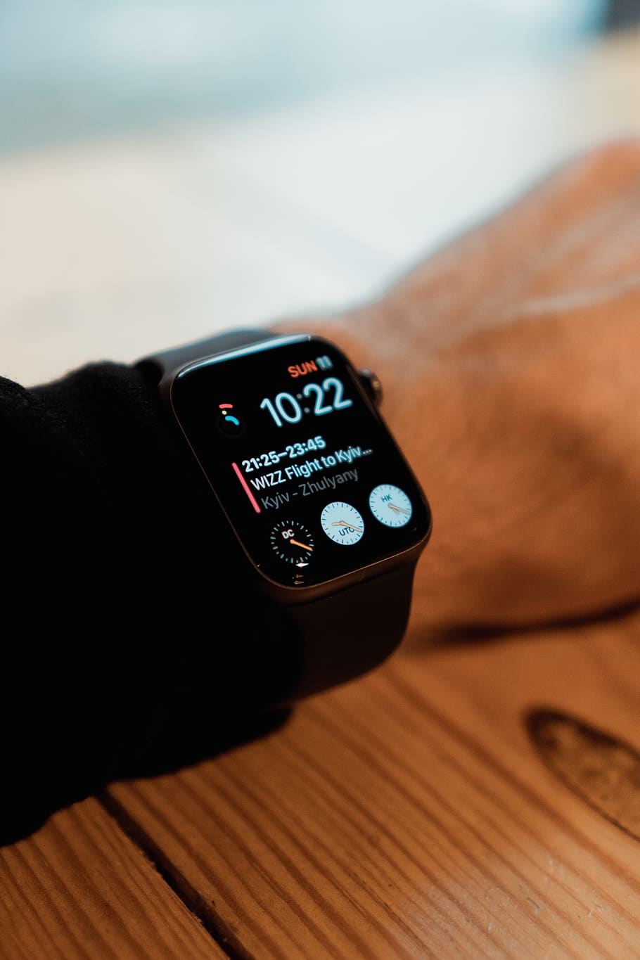AppleWatch at 10:22 time, hand, human hand, human body part, one person HD wallpaper