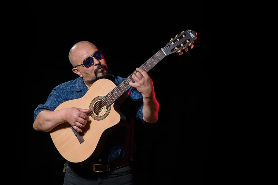 Man Playing Guitar, adult, artist, bald, black background, concert, HD wallpaper