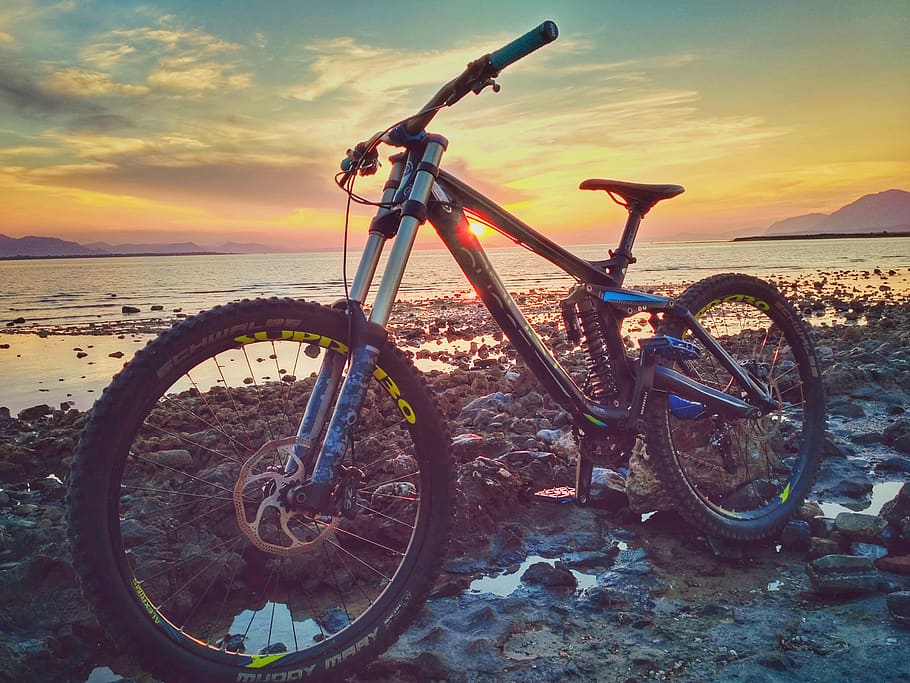 Mountain Bike Parked on Soil, adventure, beach, bicycle, dawn HD wallpaper