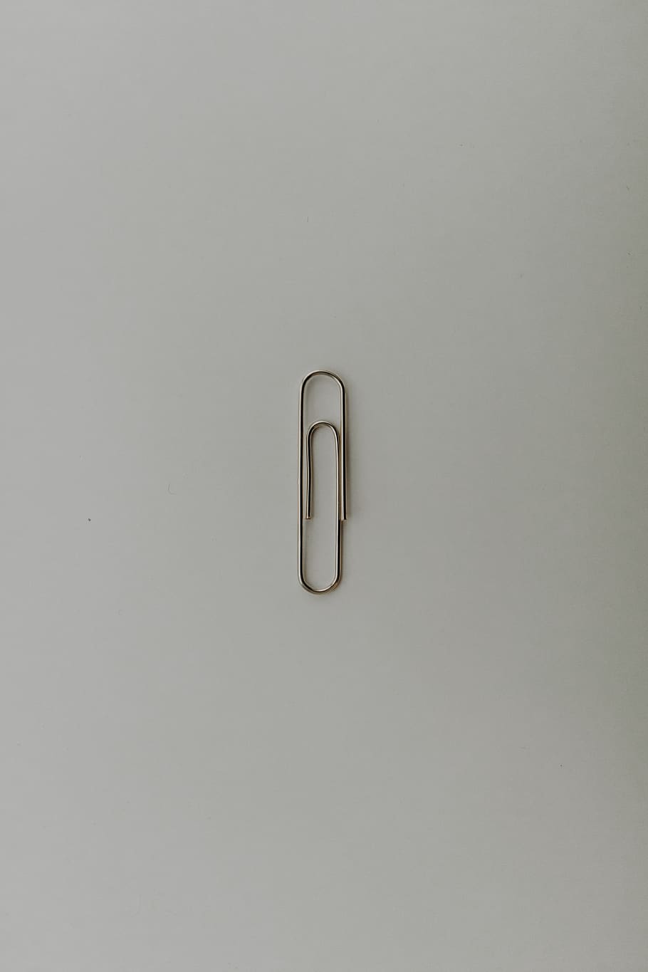 gray paper clip, copy space, indoors, no people, studio shot HD wallpaper