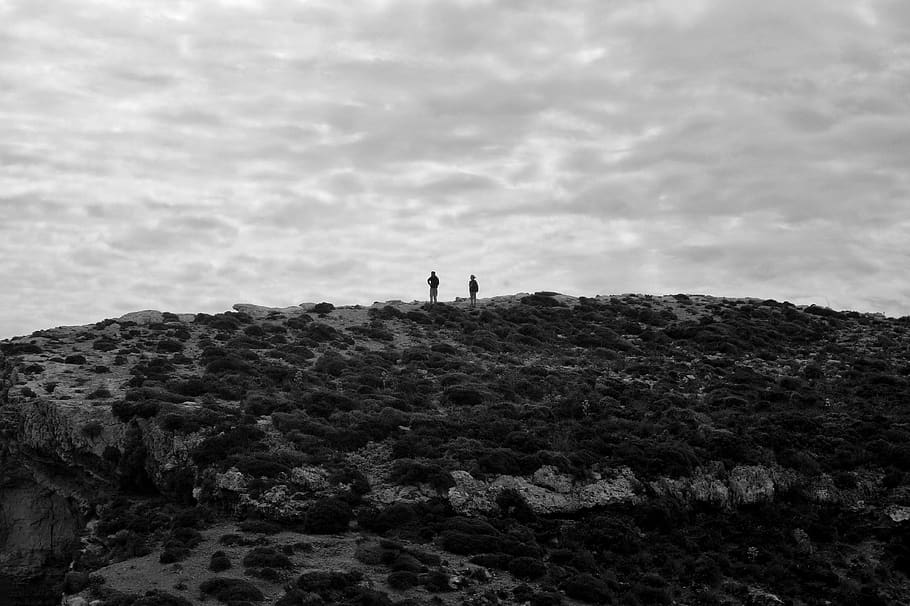 malta, comino, exploring, explore, mountain, climbing, couple HD wallpaper