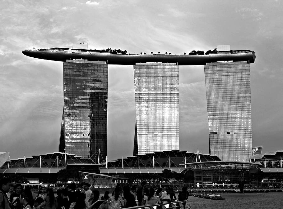 sky, black, white, building, crowd, large group of people, architecture HD wallpaper