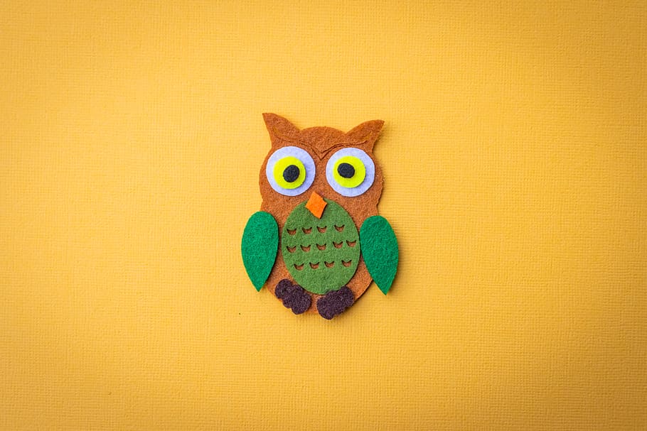 Brown And Green Owl Patch, cute, design, yellow, creativity, animal representation HD wallpaper