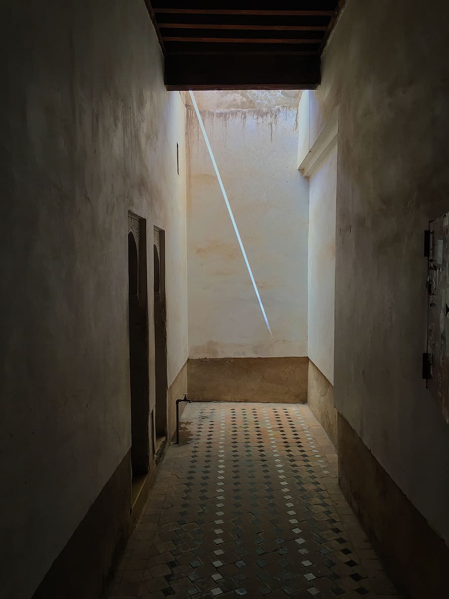 morocco, marrakech, medersa ben youssef, hallway, light, islam, HD wallpaper