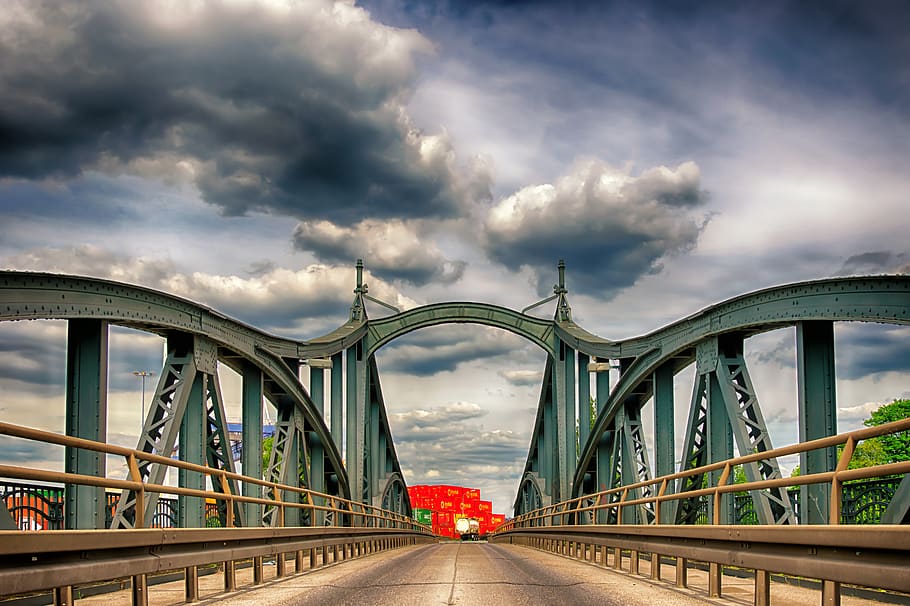 One Perspective Angle Photography of Suspension Bridge, asphalt HD wallpaper
