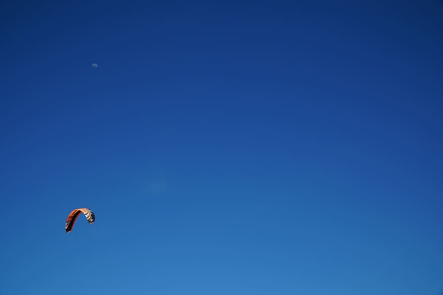 sky, moon, beach, kite, kitesurf, blue, flying, adventure, parachute HD wallpaper