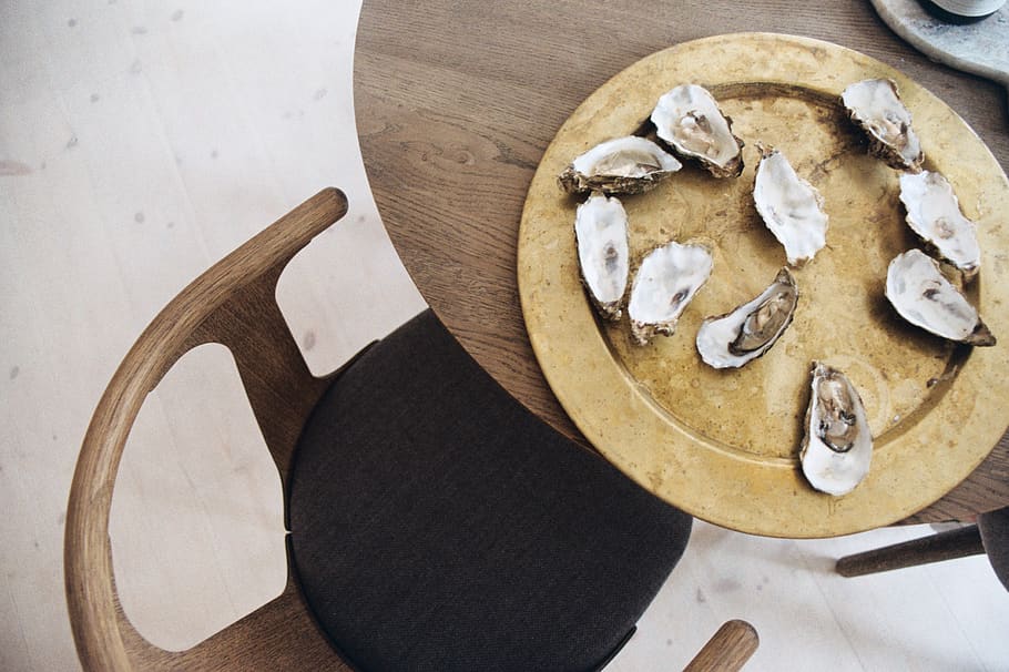 white clamshells, high angle view, wood - material, food, indoors HD wallpaper