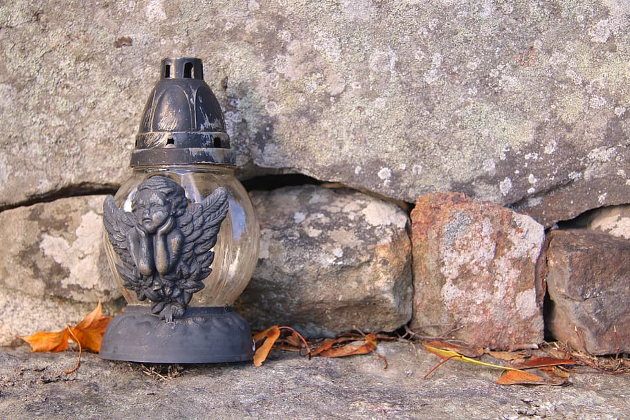 grave, lantern, autumn, metal, angel, gray, grief, solid, day HD wallpaper