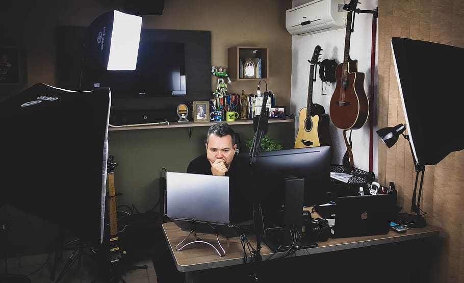 Man Siting in Front of Computer Monitor, 10 barrel brewing, contemporary HD wallpaper