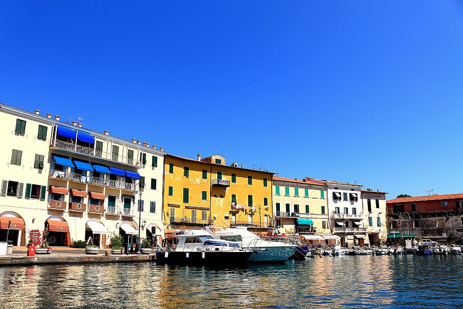 Pretty little houses at the sea in the harbor, water, architecture HD wallpaper
