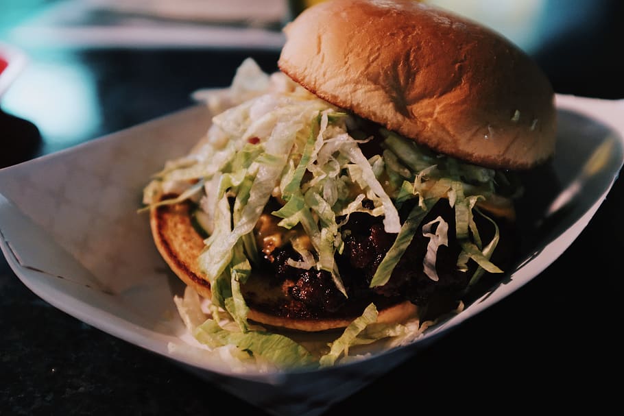 hamburger on white ceramic plate, food, preston's: a burger joint HD wallpaper